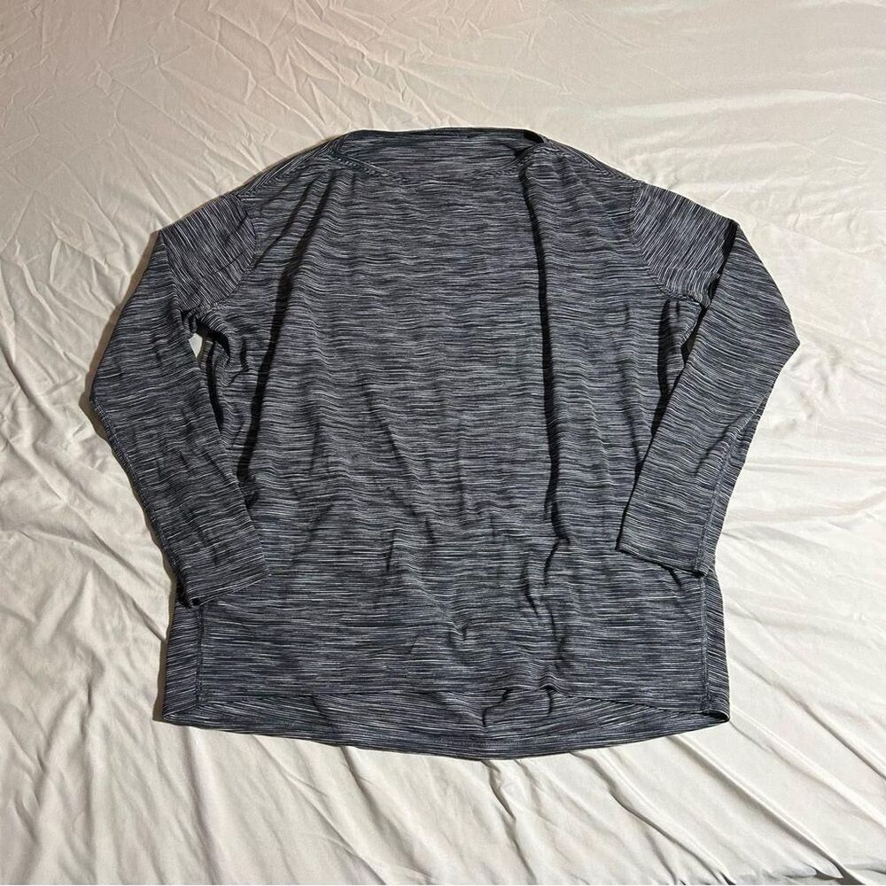 Lululemon Women's Grey and Black Top